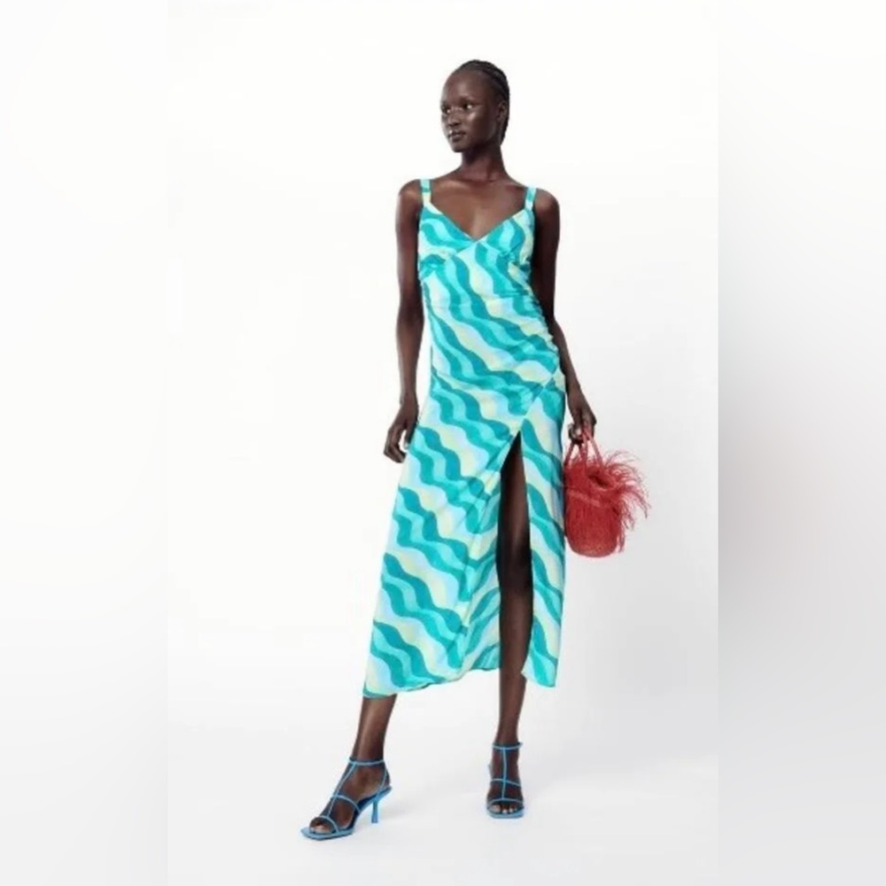 Zara Wavy Stripped Dress